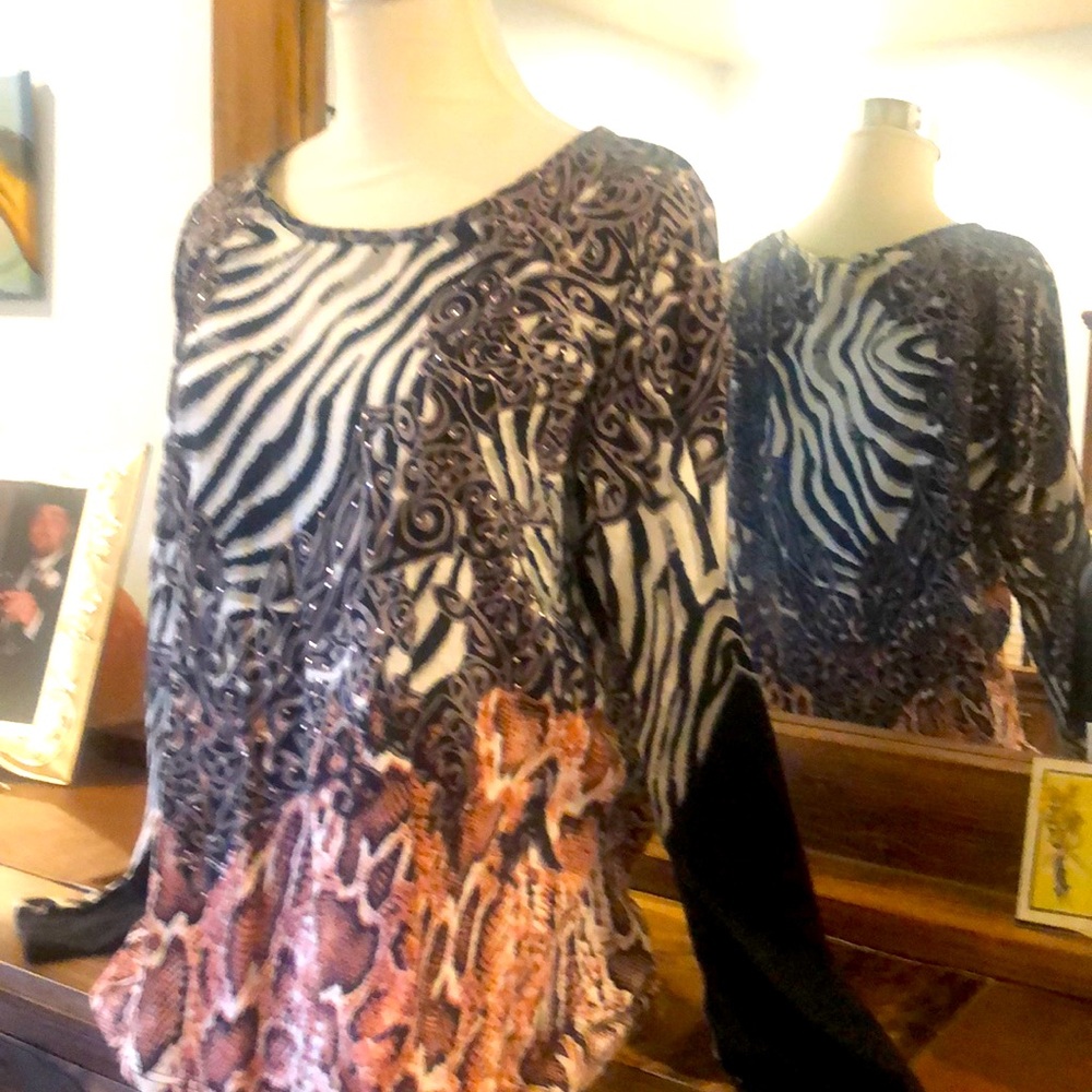 Roper ladies L/S top size XL. Zebra print.